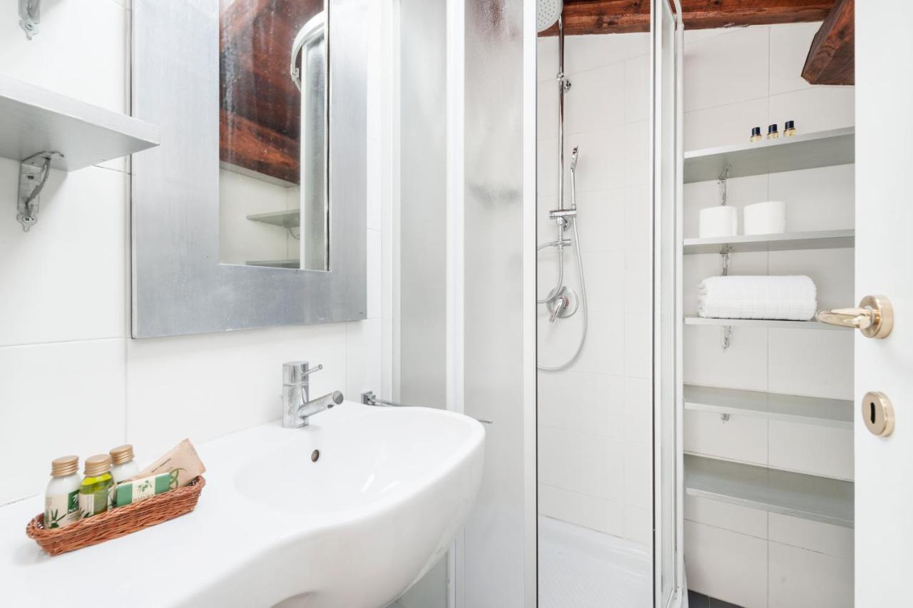 Charming Patio House In San Lorenzo Apartment Rom